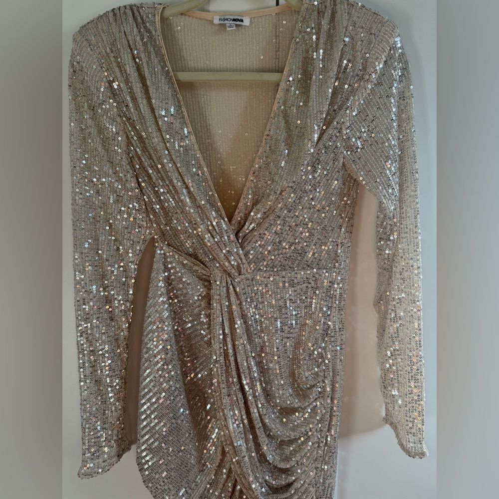 Fashion Nova Glittering gold Sequin Dress